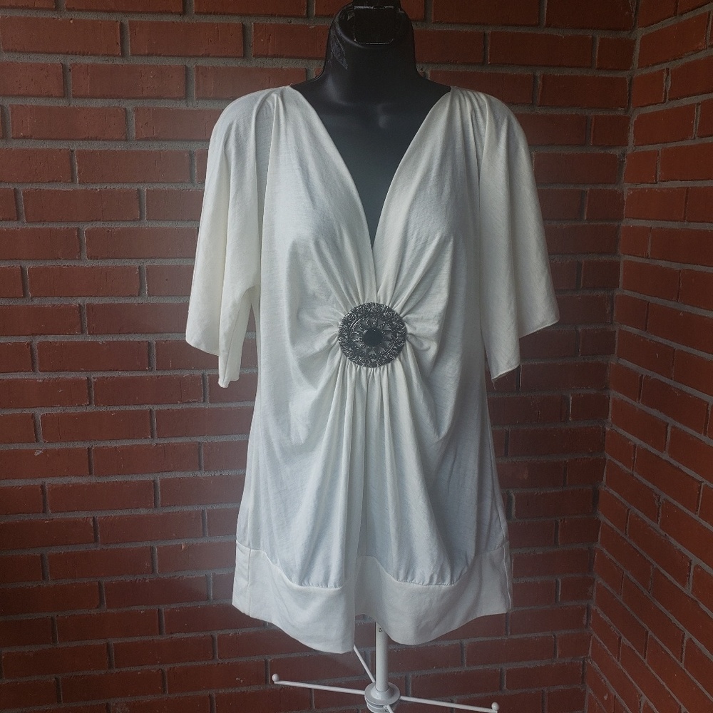 NWT.. Studio Y Short Sleeve Blouse